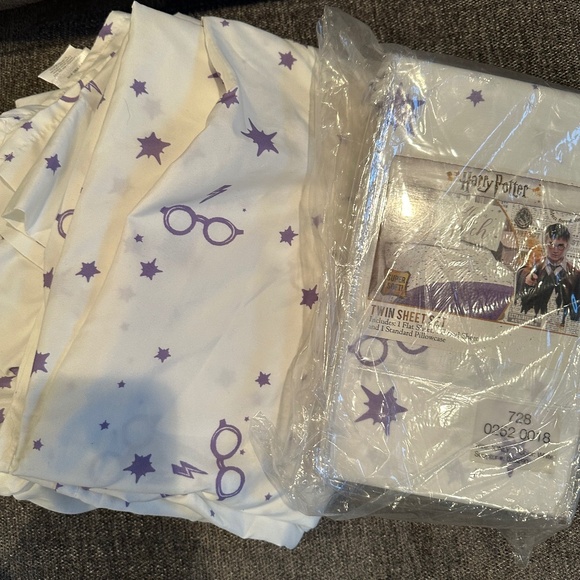Harry Potter Sheet sets (2 sets) twin - Picture 1 of 2